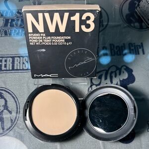 MAC Cosmetics Studio Fix Powder Plus Foundation - NW13